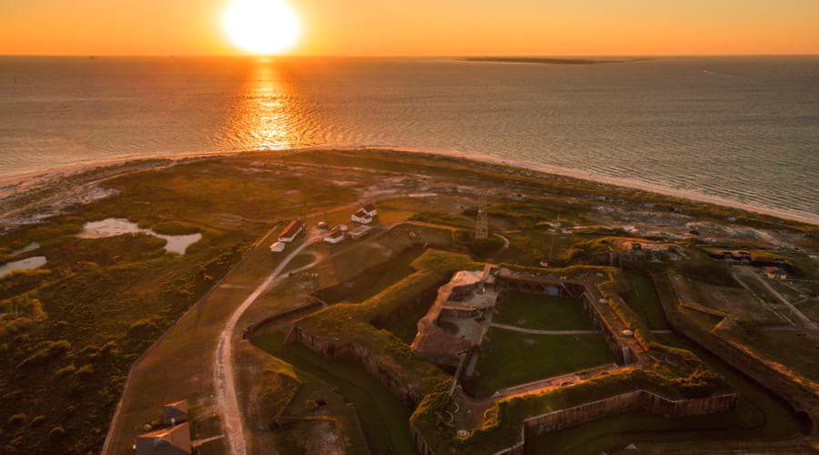 Fort Morgan bölgesinde çeşitli araba kiralama seçenekleri sunuyoruz.